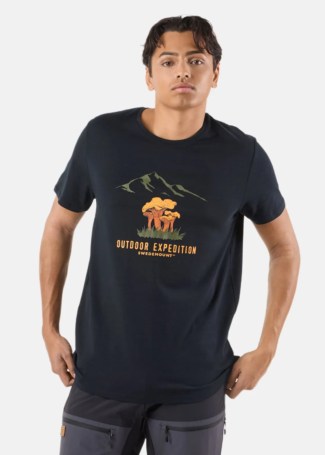 Swedemount Forest Tee Black Chantarelle