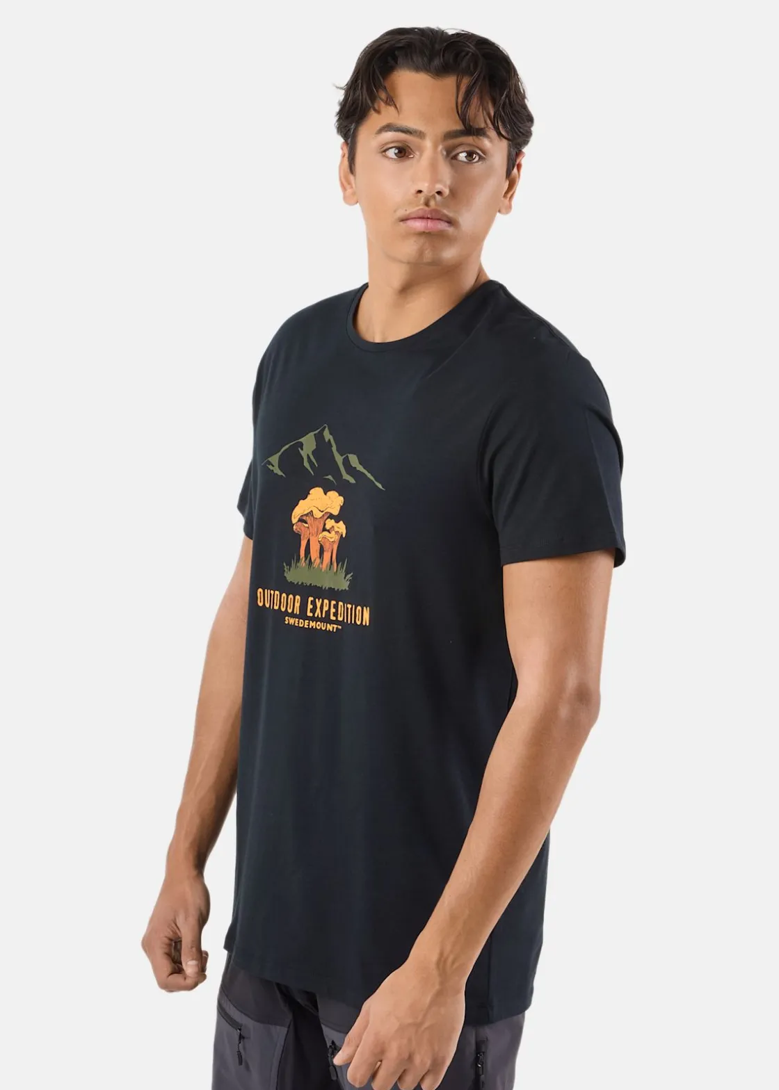 Swedemount Forest Tee Black Chantarelle