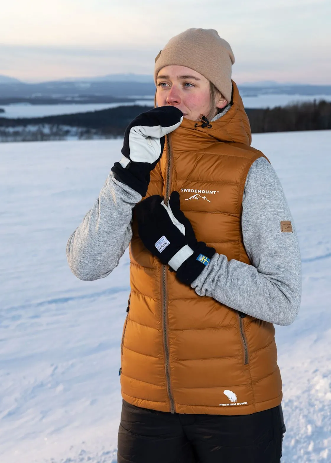 Hot Swedemount Östersund Down Vest W Almond